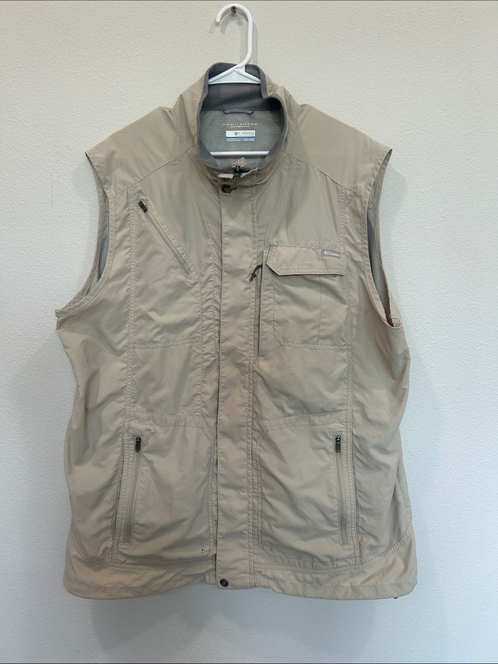 Columbia Men’s Beige Khaki Outdoor Utility Vest